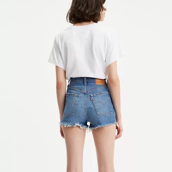 SOLD | Levi’s ribcage shorts - Picture 2 of 6